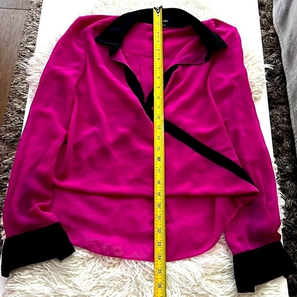 😍Bebe Silky Hi-low Blouse! Celeb Style!😍🌸 - Picture 1 of 11